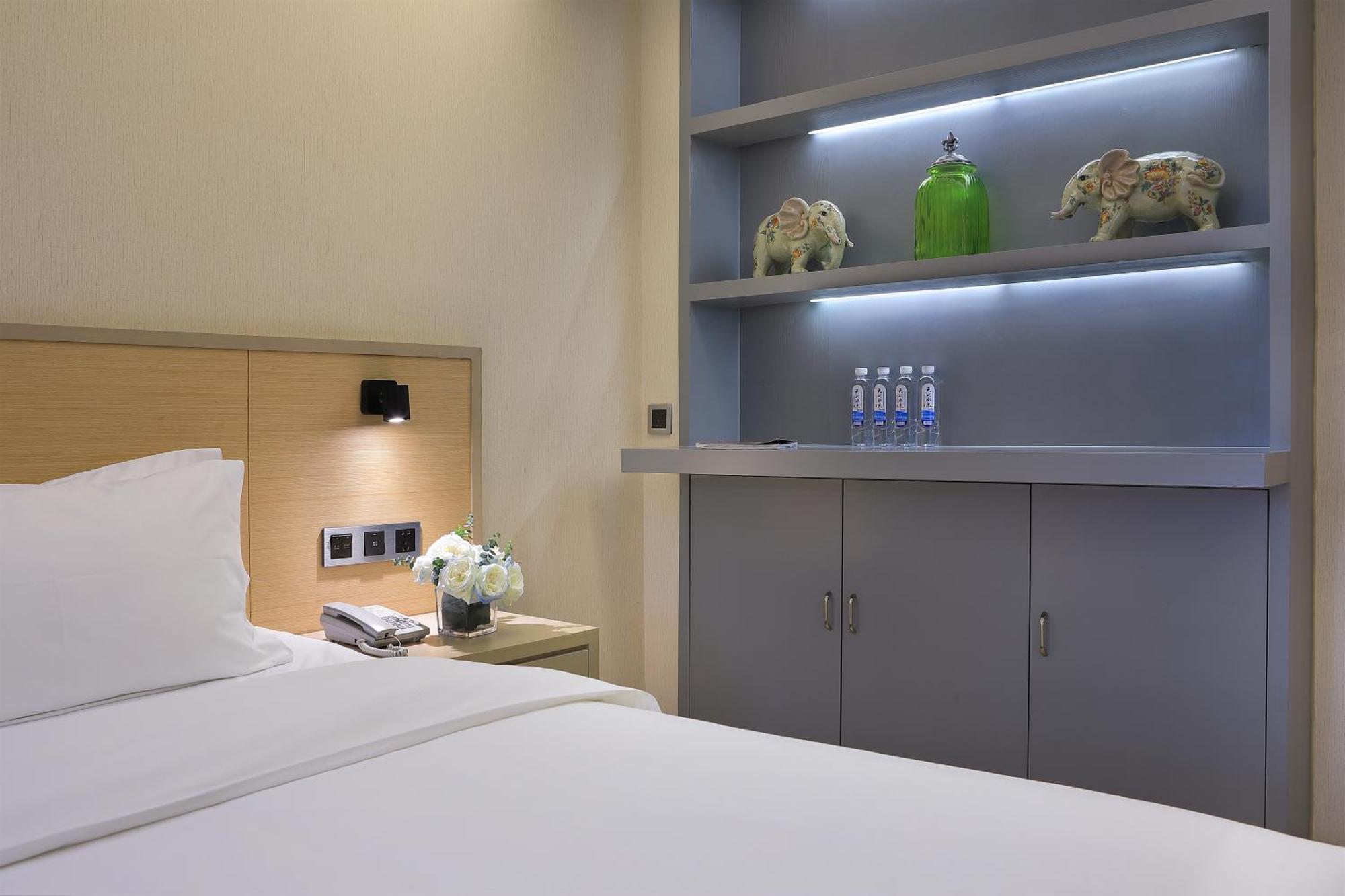 Wing Hotel Guilin- Pedestrian Street חדר תמונה