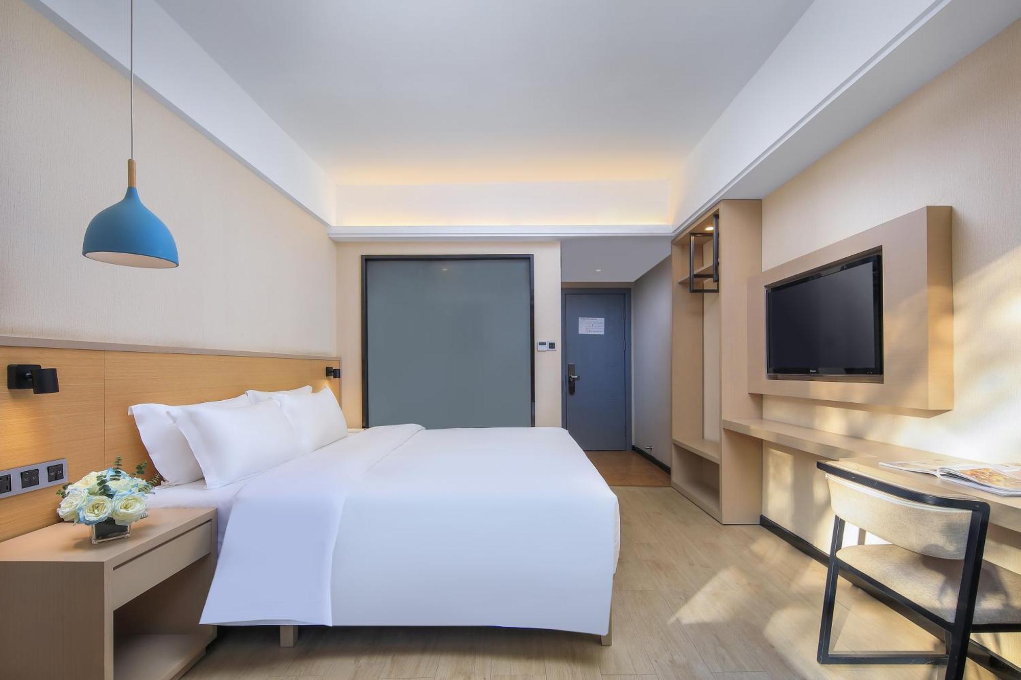 Wing Hotel Guilin- Pedestrian Street חדר תמונה
